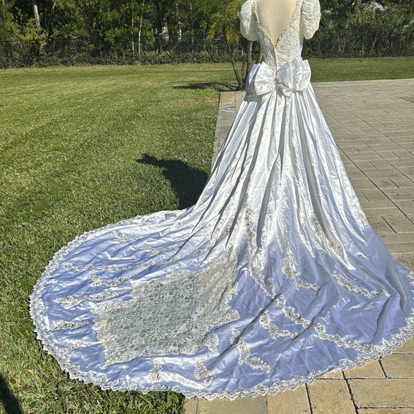 90s Mori Lee wedding gown. Size small. - Picture 5 of 11